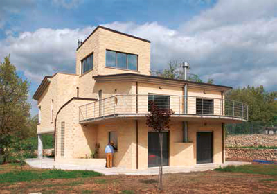 MC109-edificio-l-aquila-post-sisma MC109-edificio-l-aquila-post-sisma