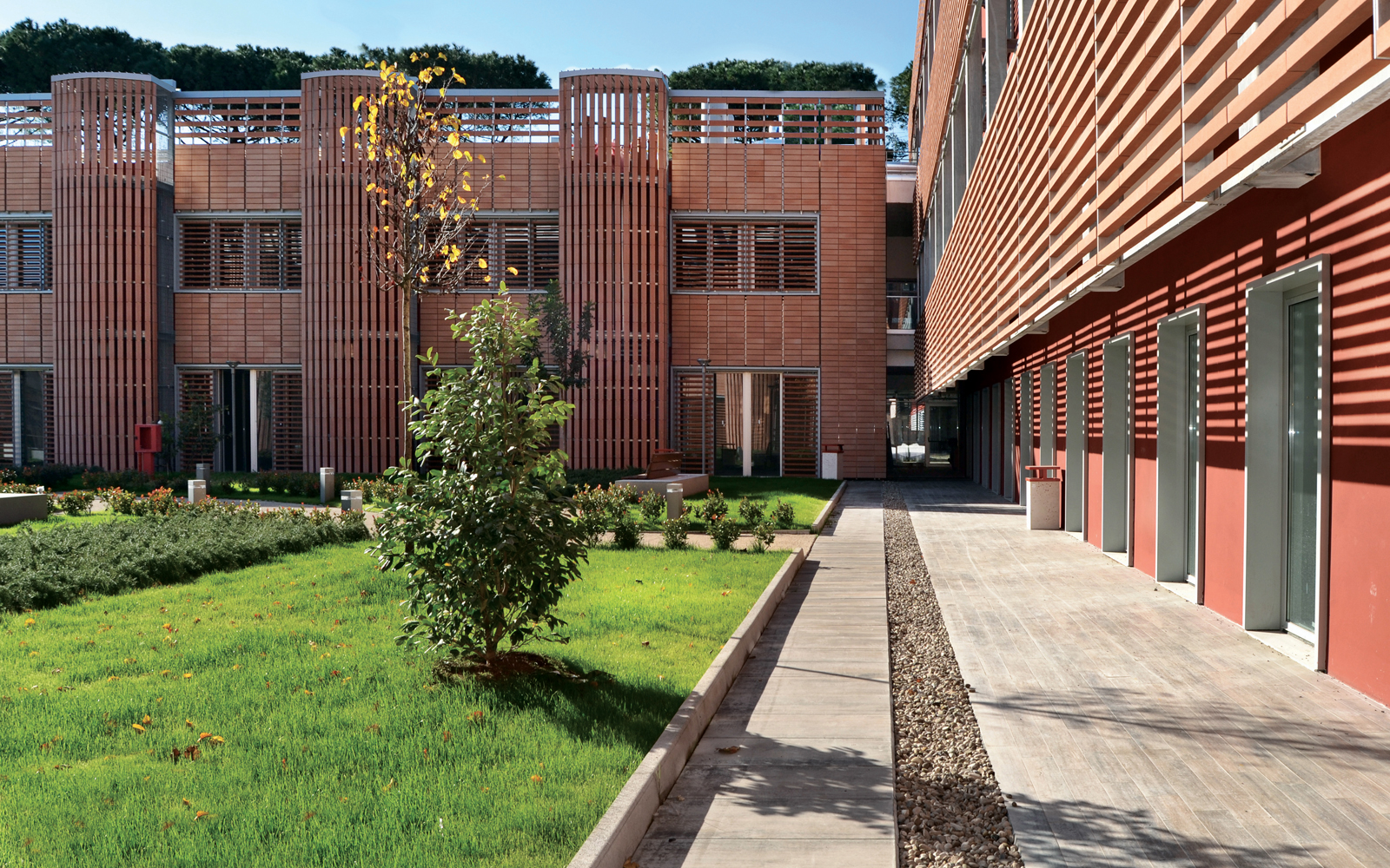 metrocubo114-nuovo-polo-tecnologico-cnr-napoli-cortile-esterno