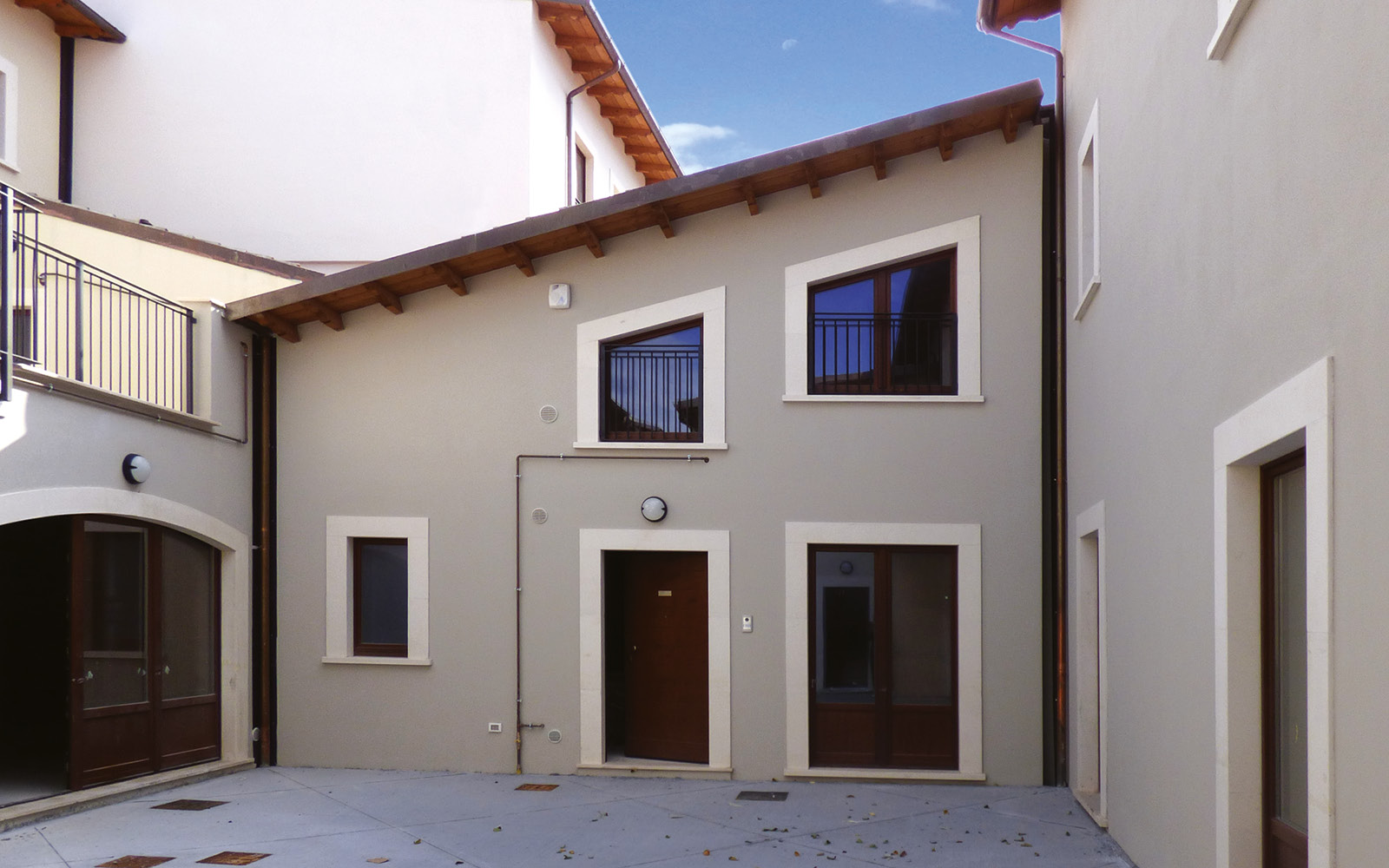 mc115-aggregato-edilizio-ciancone-onna-corte1